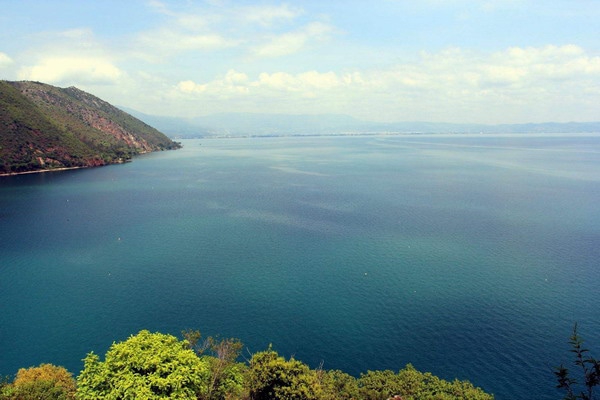 中石油天津大厦项目采用上海松夏弹簧减震器