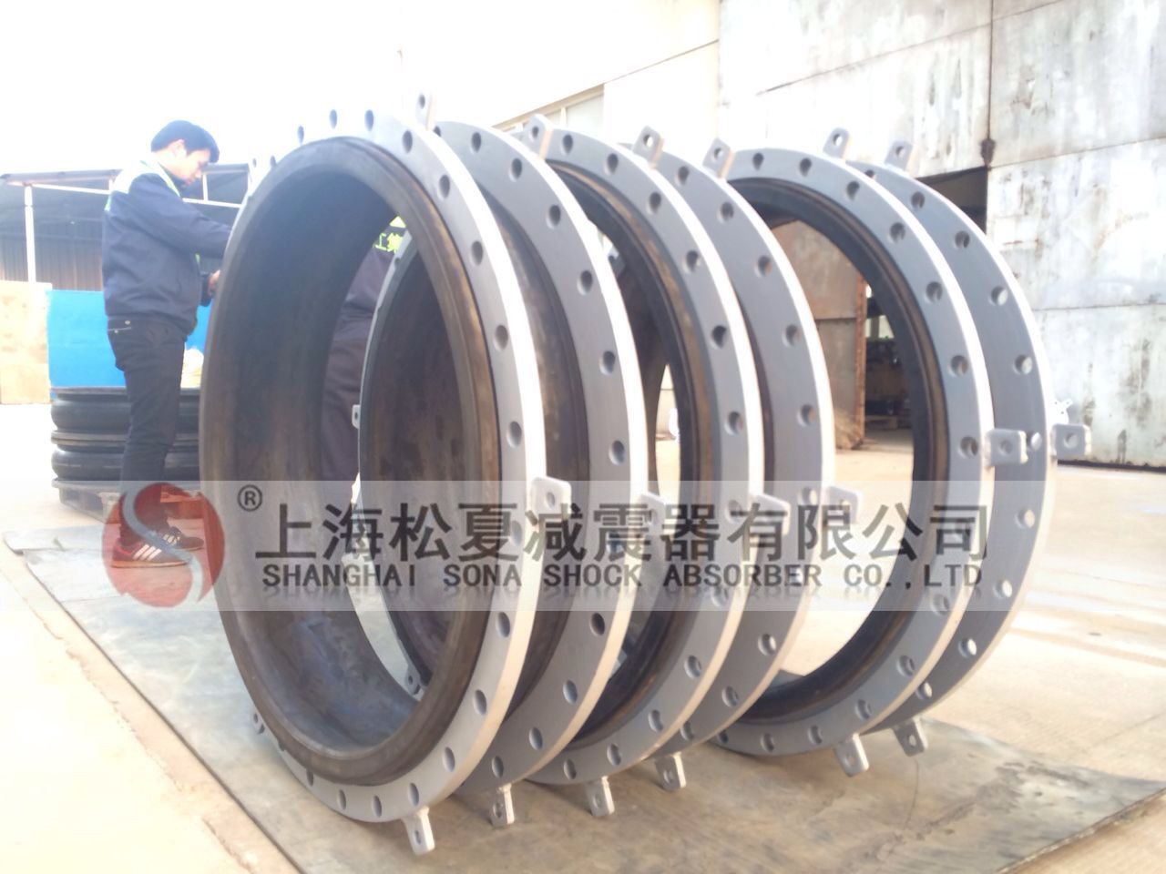 大口径橡胶接头